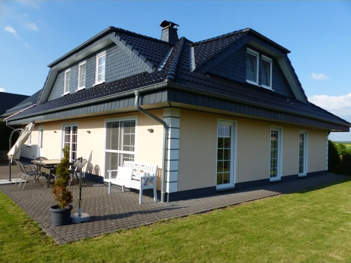 Immobilienreferenz in Haus mit Garten