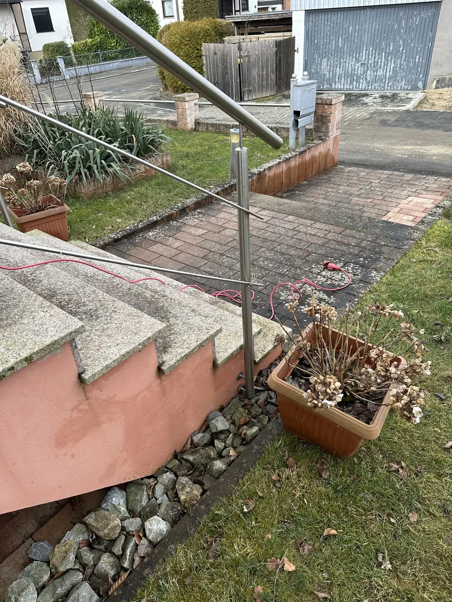 Treppenanlage gepflegt vor der Reinigung